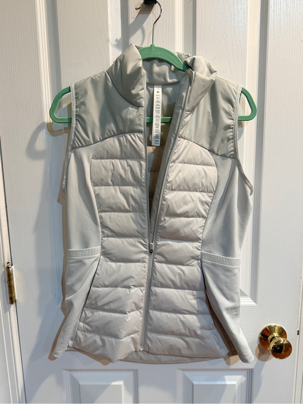 Lululemon Light Gray Quilted Sleeveless Jacket Vest Size 10